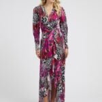 Μακρύ σατέν φόρεμα