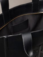 Τσάντα Tote Με Ανάγλυφο Μονόγραμμα - Image 4
