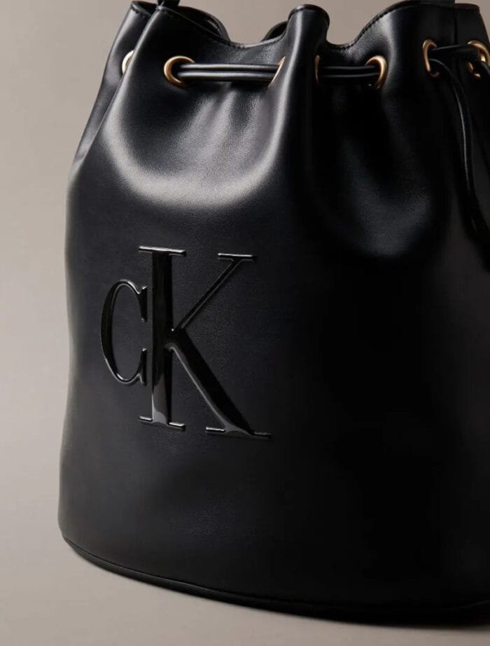 Τσάντα Bucket Με Ανάγλυφο Μονόγραμμα - Image 4