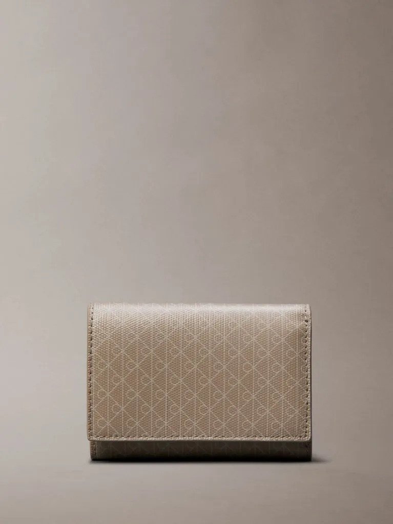 1 Τριπλή Θήκη Καρτών Με Ανάγλυφο Μονόγραμμα - Image 1