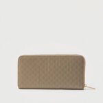 Μεγάλο Δερμάτινο Πορτοφόλι Με Ανάγλυφο Μονόγραμμα