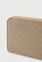 Μεγάλο Δερμάτινο Πορτοφόλι Με Ανάγλυφο Μονόγραμμα - Image 3