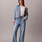 Τζιν Με Άνετη Γραμμή Στα Πόδια