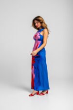 Μακρύ μπλε φόρεμα με αθλητική πλάτη και κλασικά ροζ και κόκκινα γλυπτά- Rompe el molde - Image 7