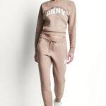 MID-RISE VARSITY LOGO JOGGER
