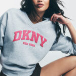 PUFF VARSITY LOGO V-NECK PULLOVER