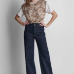 HIGH-RISE PINTUCKED WIDE-LEG JEAN