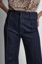 HIGH-RISE PINTUCKED WIDE-LEG JEAN - Εικόνα 5