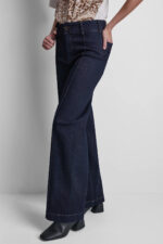HIGH-RISE PINTUCKED WIDE-LEG JEAN - Εικόνα 3